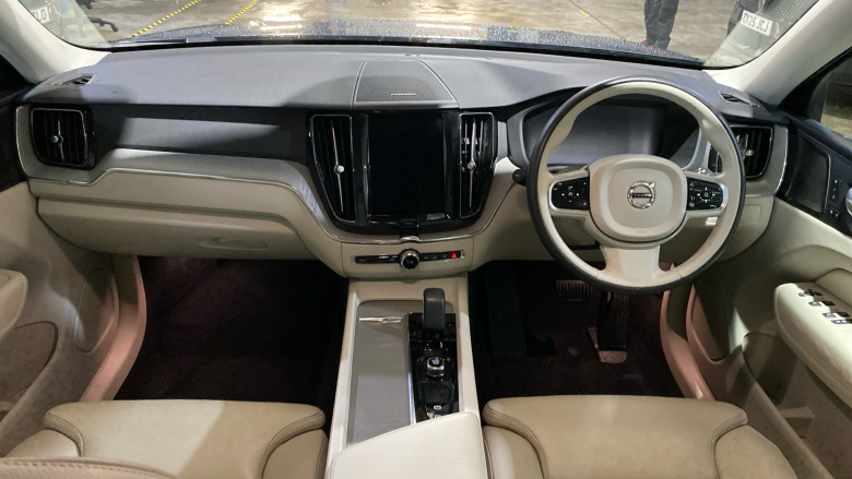 Volvo XC60 2.0 B4D Plus Dark 5dr AWD Geartronic Diesel Estate